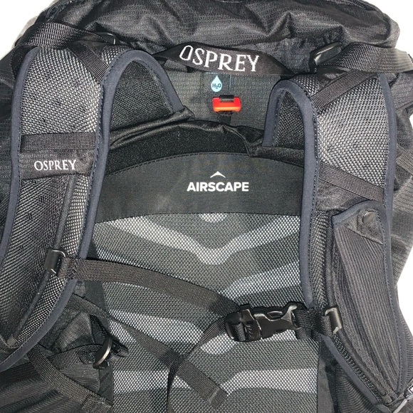 NWOT Osprey Talon 33L Stealth Black Hiking Pack S/M - Picture 3 of 7